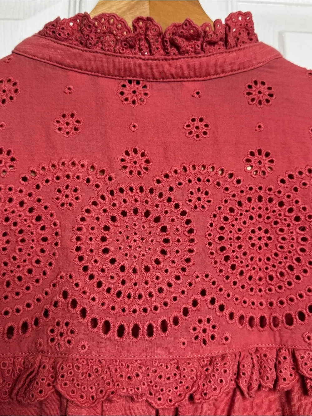 Boden Eyelet Ruffle Long Sleeve Top Salmon Boho Romantic Size 8 Prairie Fall
